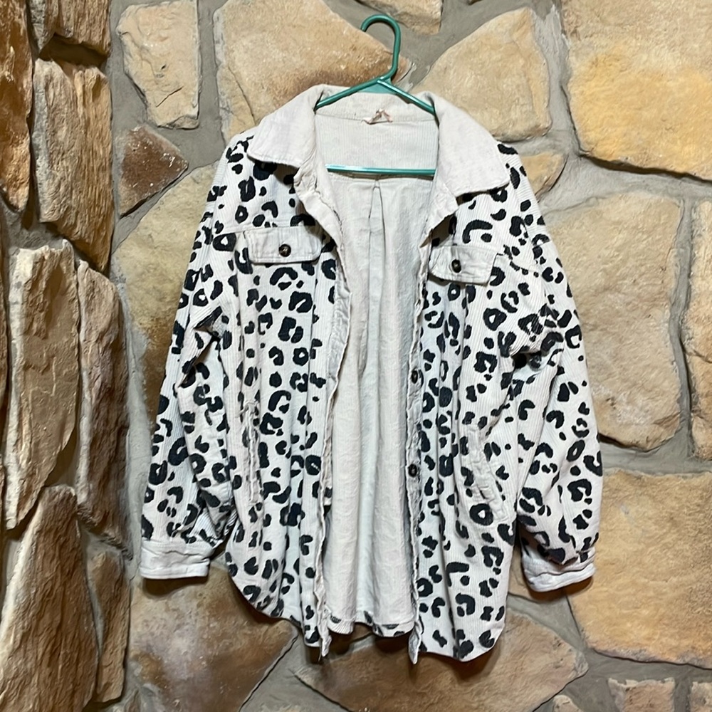 Leopard print shacket! Size large